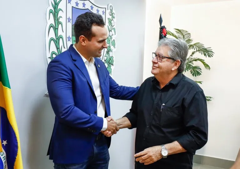 João Azevêdo confirma que vai deixar o governo em abril: “Lucas terá obrigação”