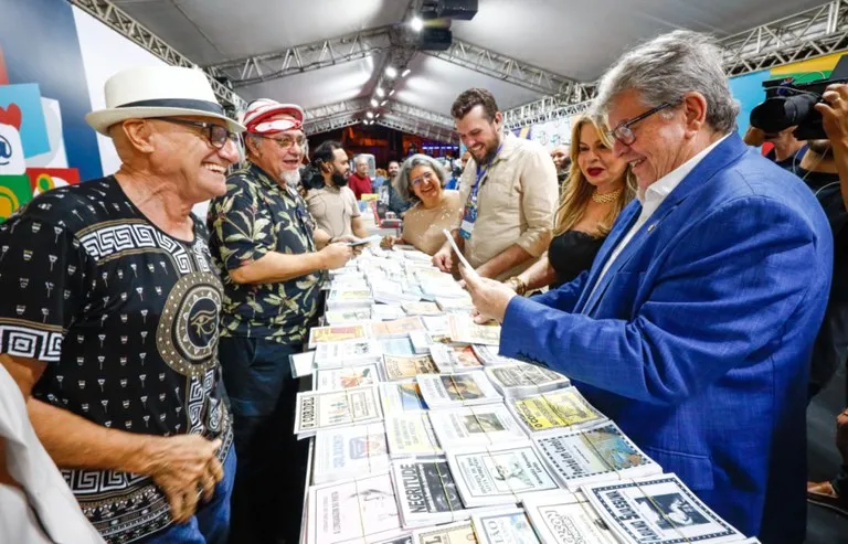 João Azevêdo abre FliParaíba e autoriza editais para lançamento de novas obras literárias e equipar bibliotecas