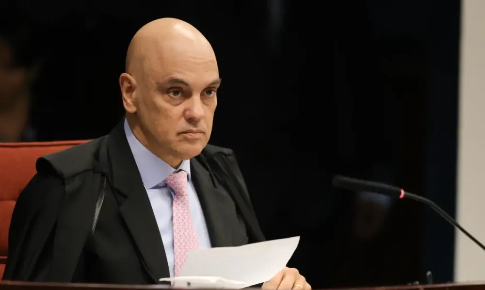 Moraes barra ida imediata de Bolsonaro a hospital e pede laudo médico