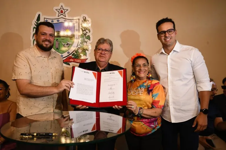 João Azevêdo anuncia apoio ao Carnaval de João Pessoa e reforça investimentos na cultura paraibana