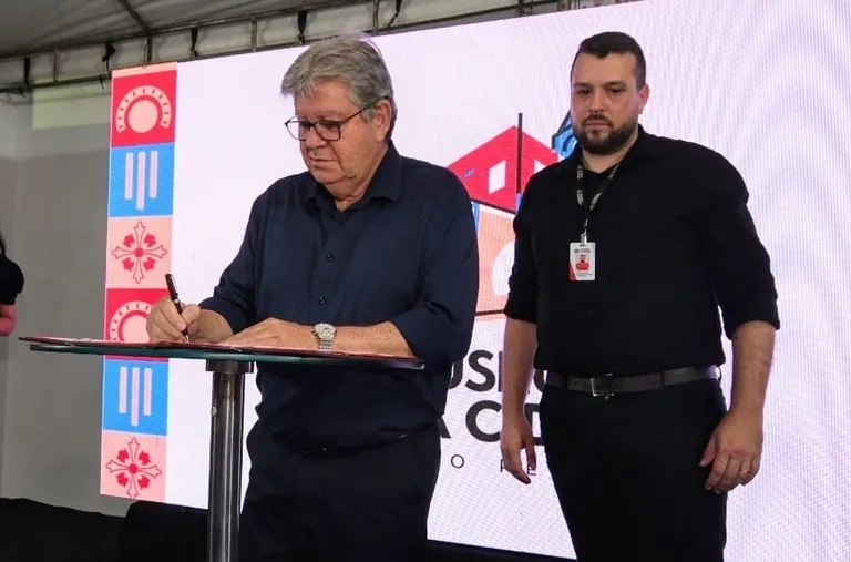 João Azevêdo lança novos editais do ICMS Cultural, homenageia empresas e inaugura nova exposição do Museu da Cidade