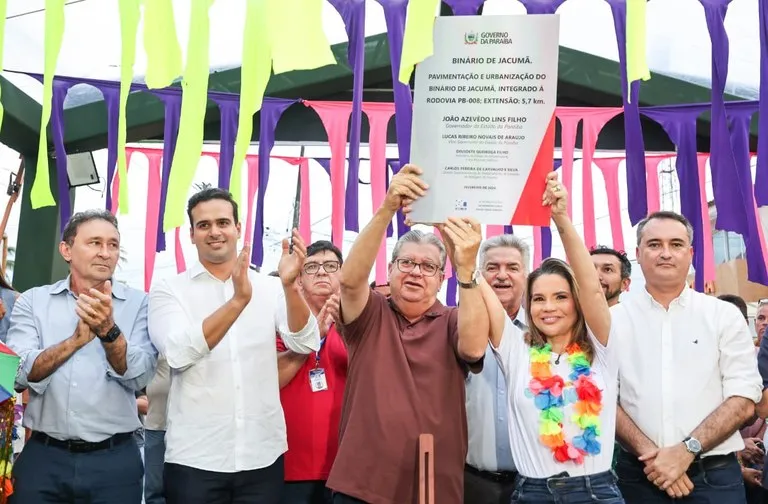 João Azevêdo entrega Binário de Jacumã, inaugura Centro de Atendimento ao Turista e recebe Título de Cidadania Condense