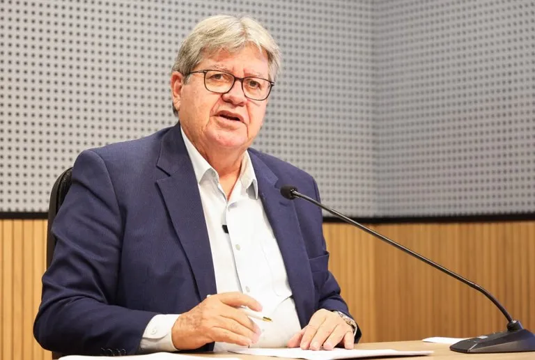 João Azevêdo apresenta balanço de gestão em sua última participação no programa Conversa com o Governador