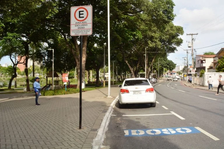 Prefeitura de João Pessoa divulga lista completa de vagas da Zona Azul Digital