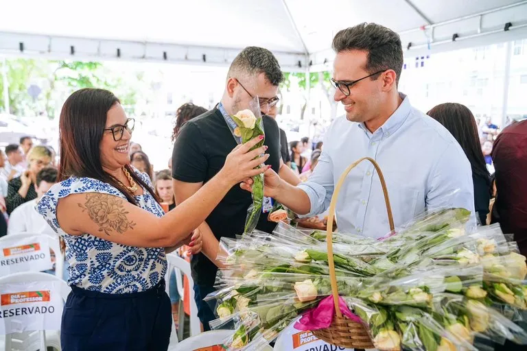Vice-governador Lucas Ribeiro homenageia professores da rede estadual e destaca avanços na valorização da categoria