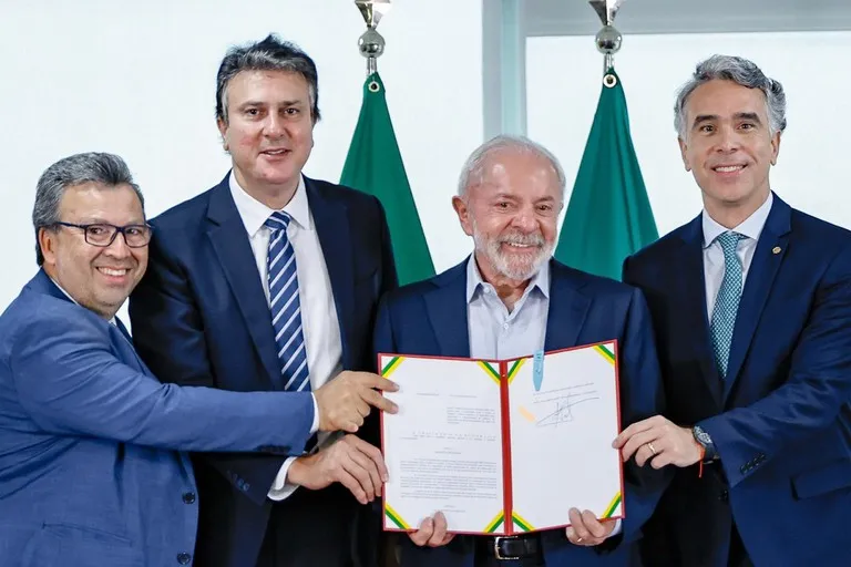 Lula sanciona lei que cria o Sistema Nacional de Educação: “Isso chama-se soberania”